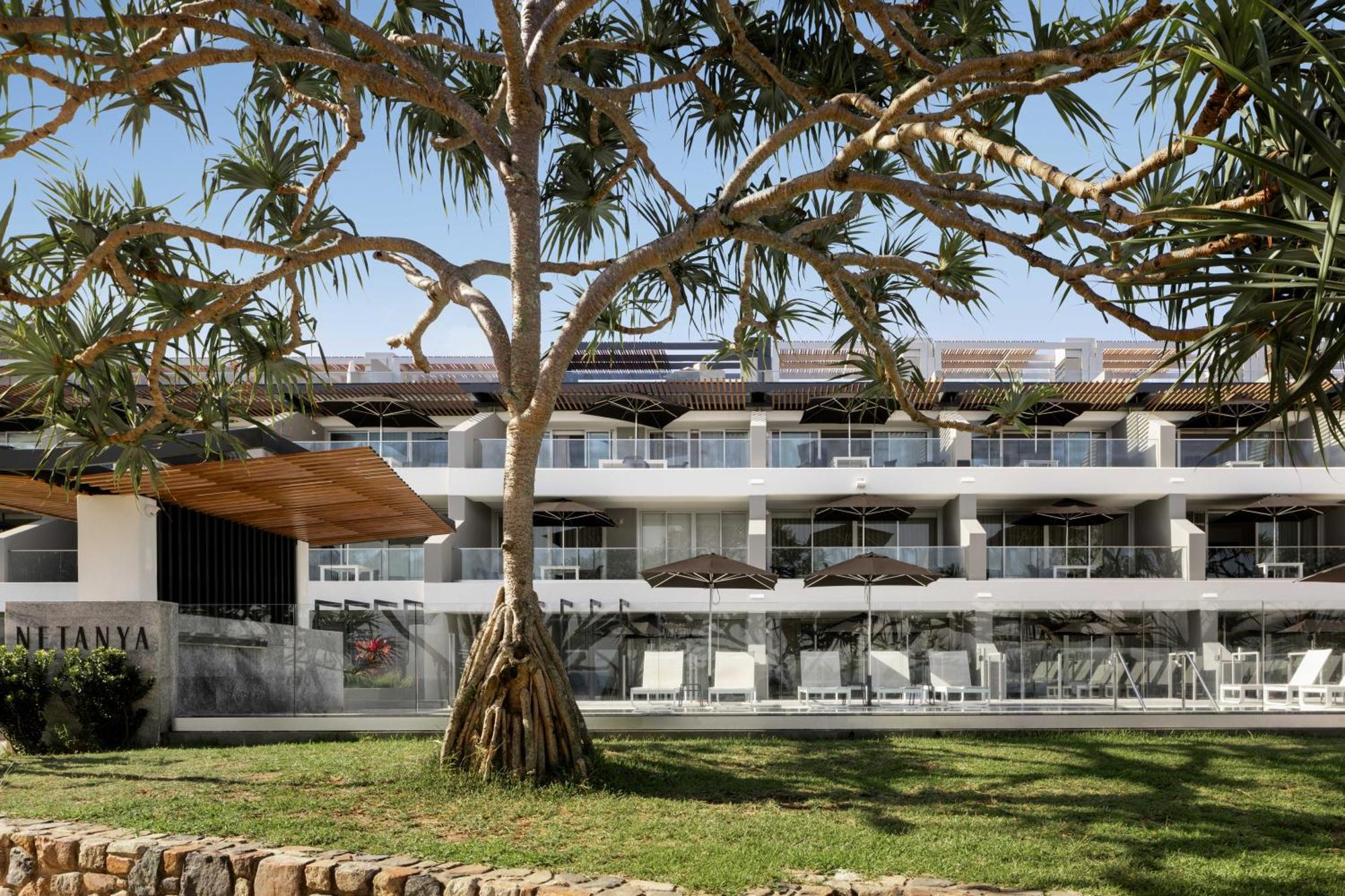 Netanya Noosa Beachfront Resort Exteriör bild