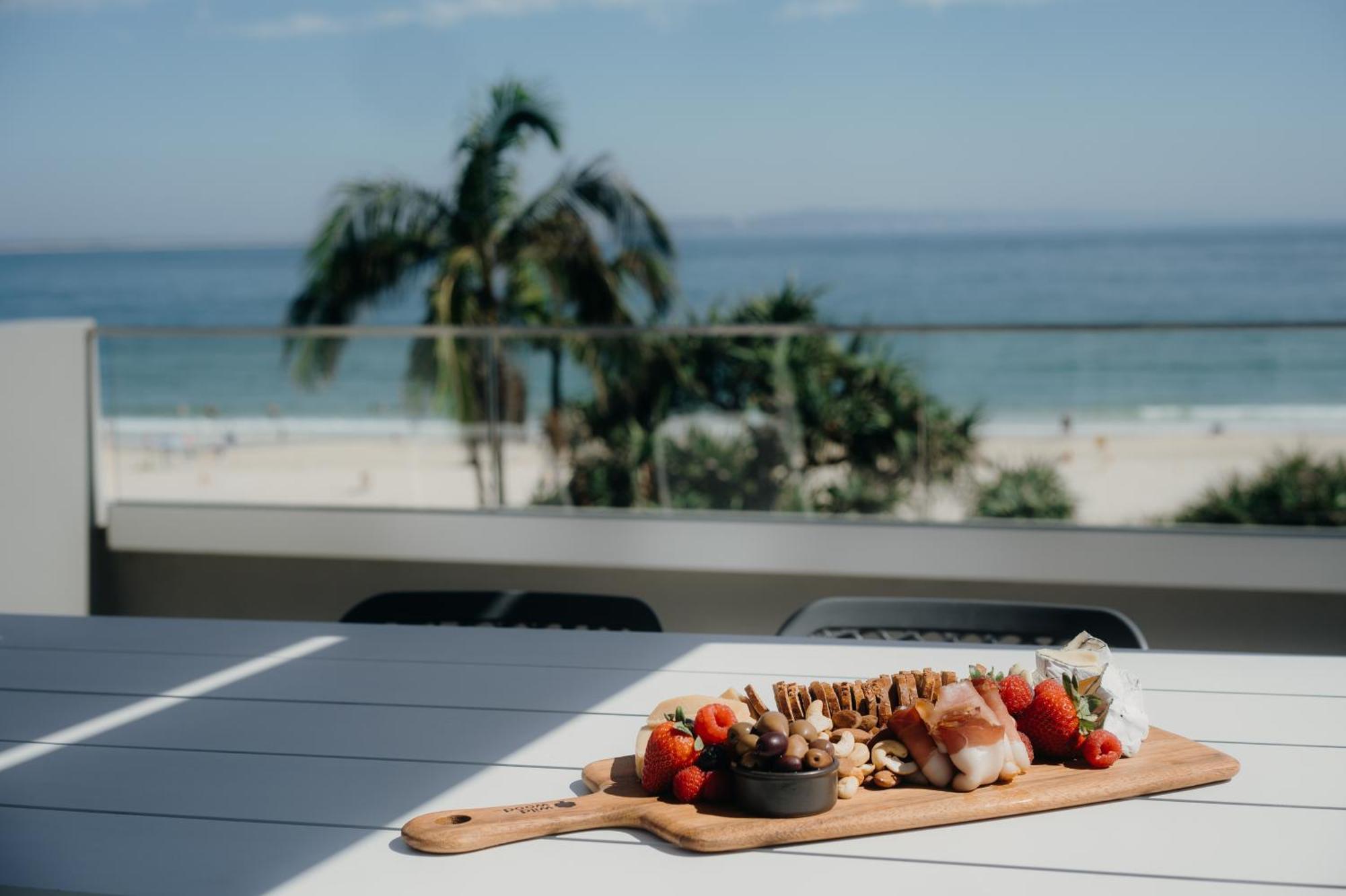 Netanya Noosa Beachfront Resort Exteriör bild