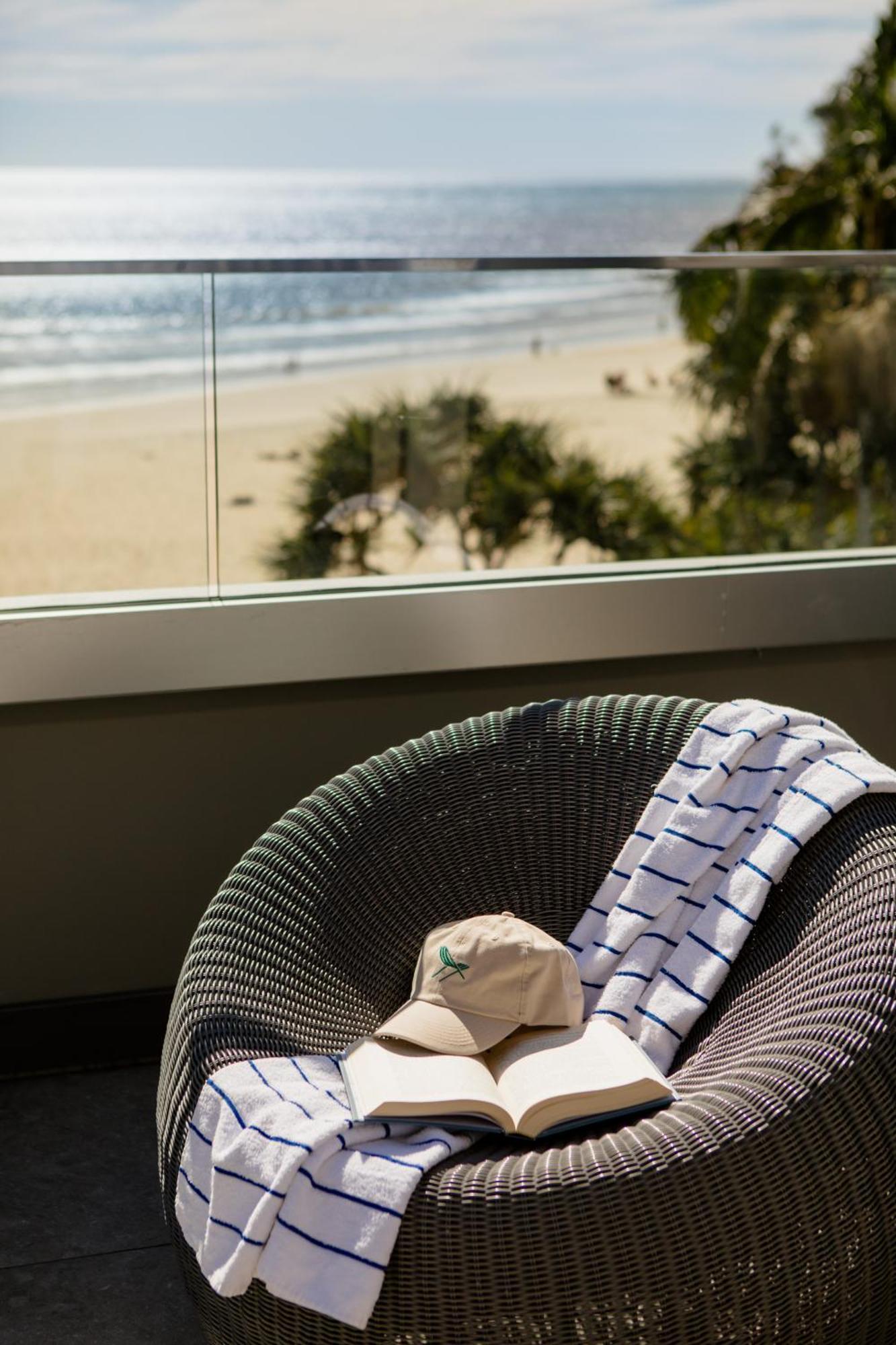 Netanya Noosa Beachfront Resort Exteriör bild