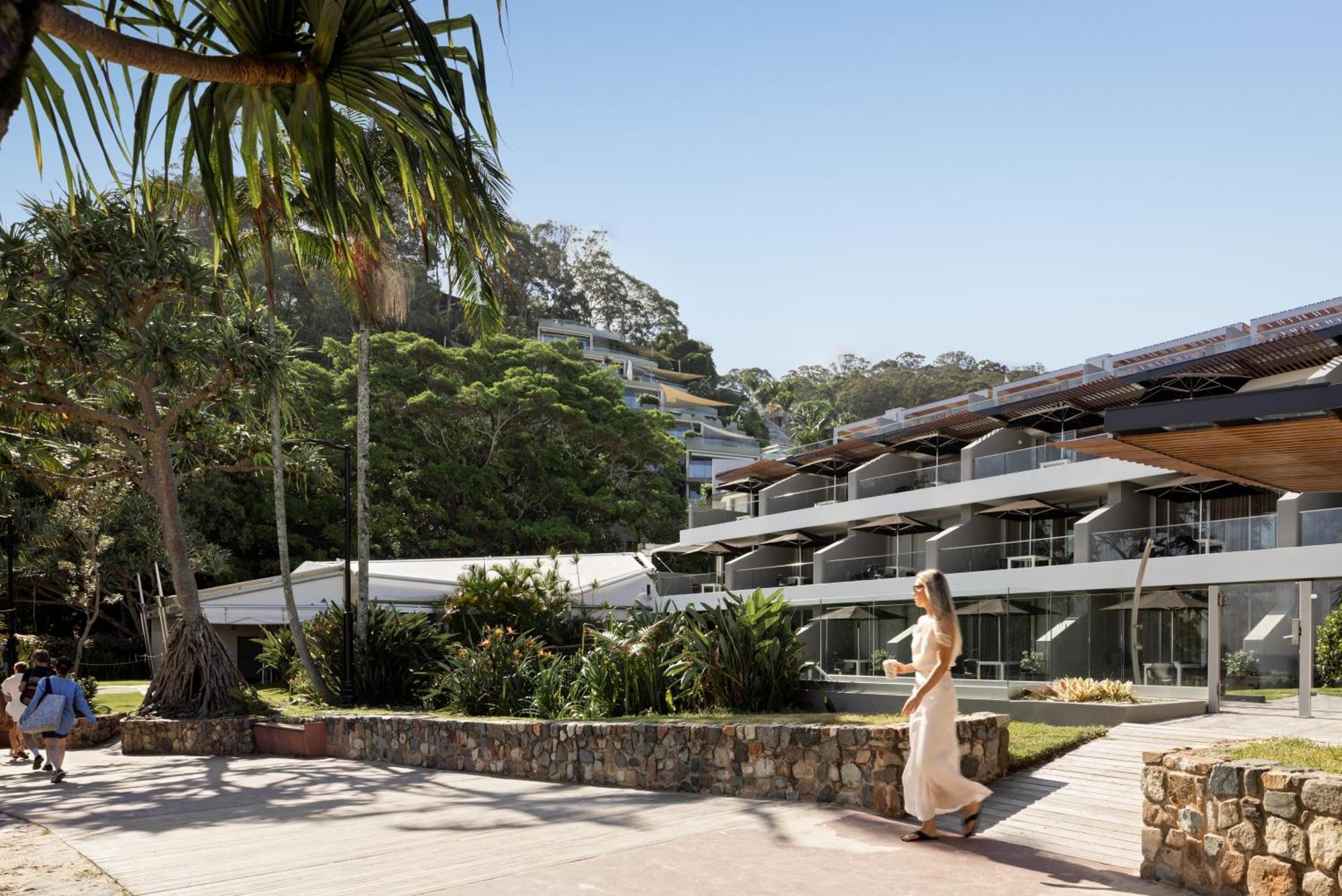 Netanya Noosa Beachfront Resort Exteriör bild