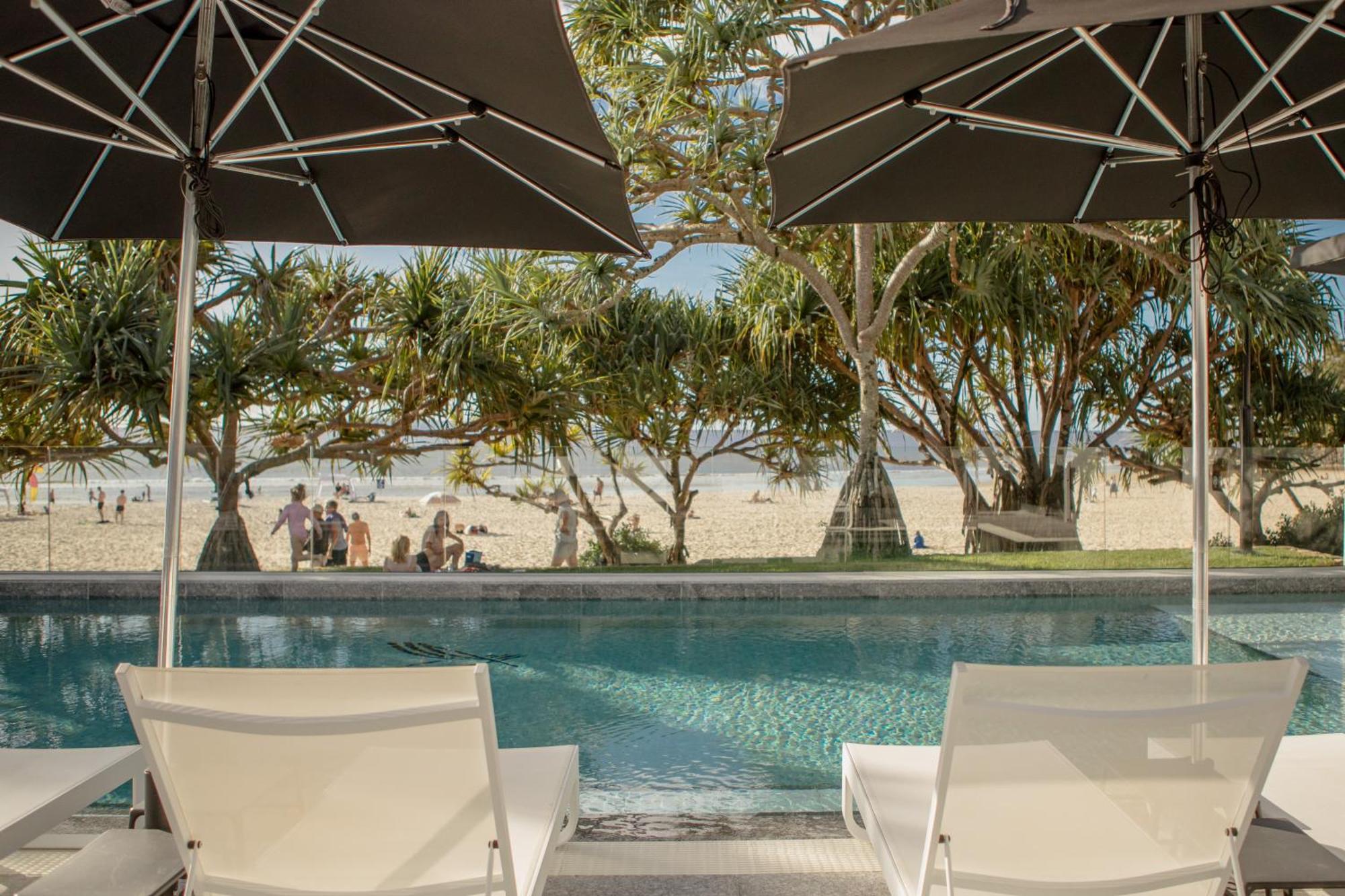 Netanya Noosa Beachfront Resort Exteriör bild