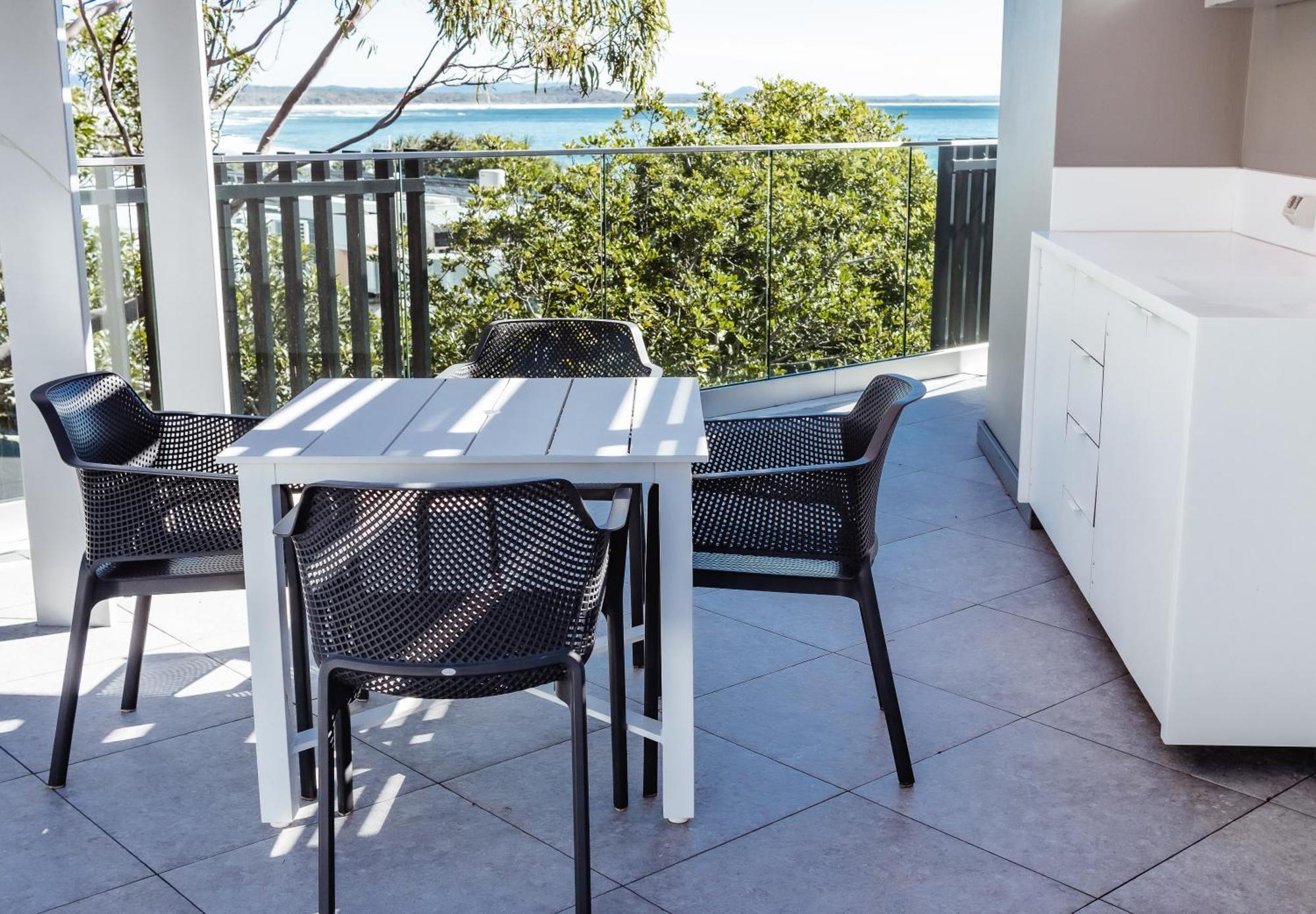 Netanya Noosa Beachfront Resort Exteriör bild