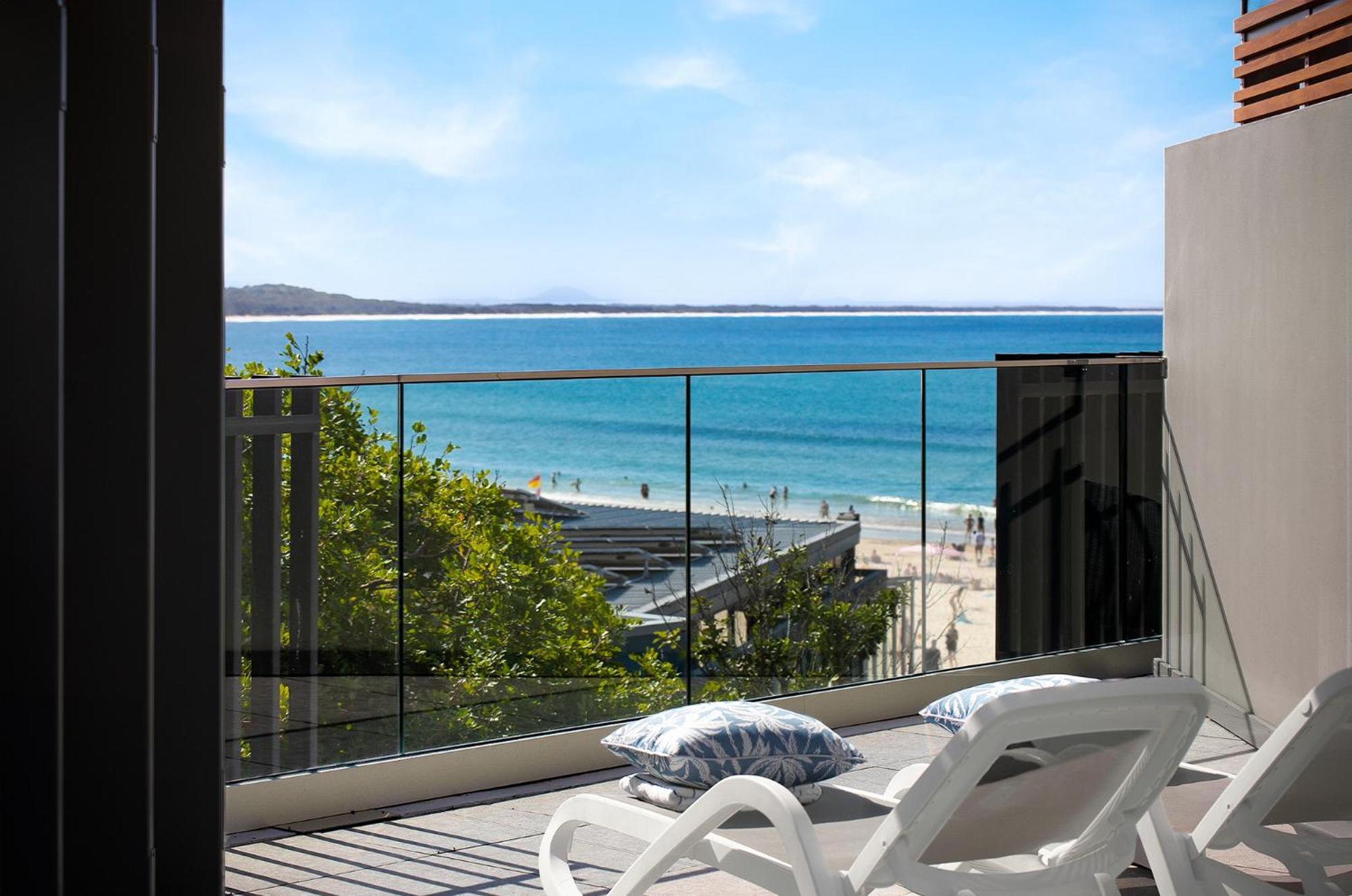 Netanya Noosa Beachfront Resort Exteriör bild