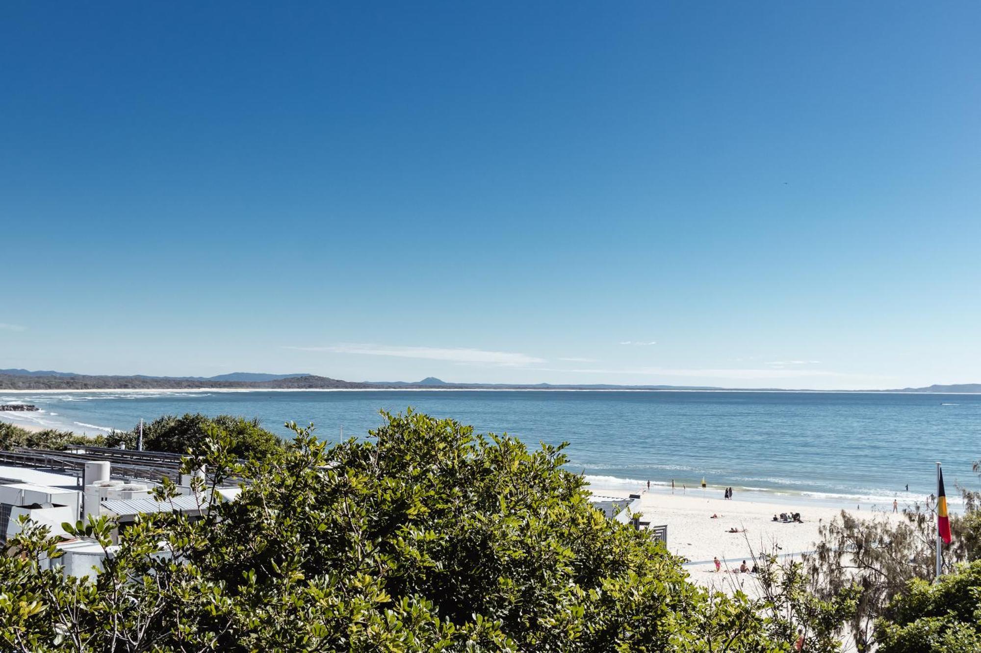 Netanya Noosa Beachfront Resort Exteriör bild